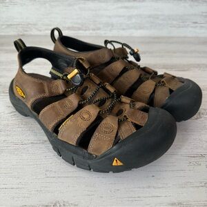 KEEN Men’s Newport Closed Toe Leather Waterproof Sandals 11.5 Brown
